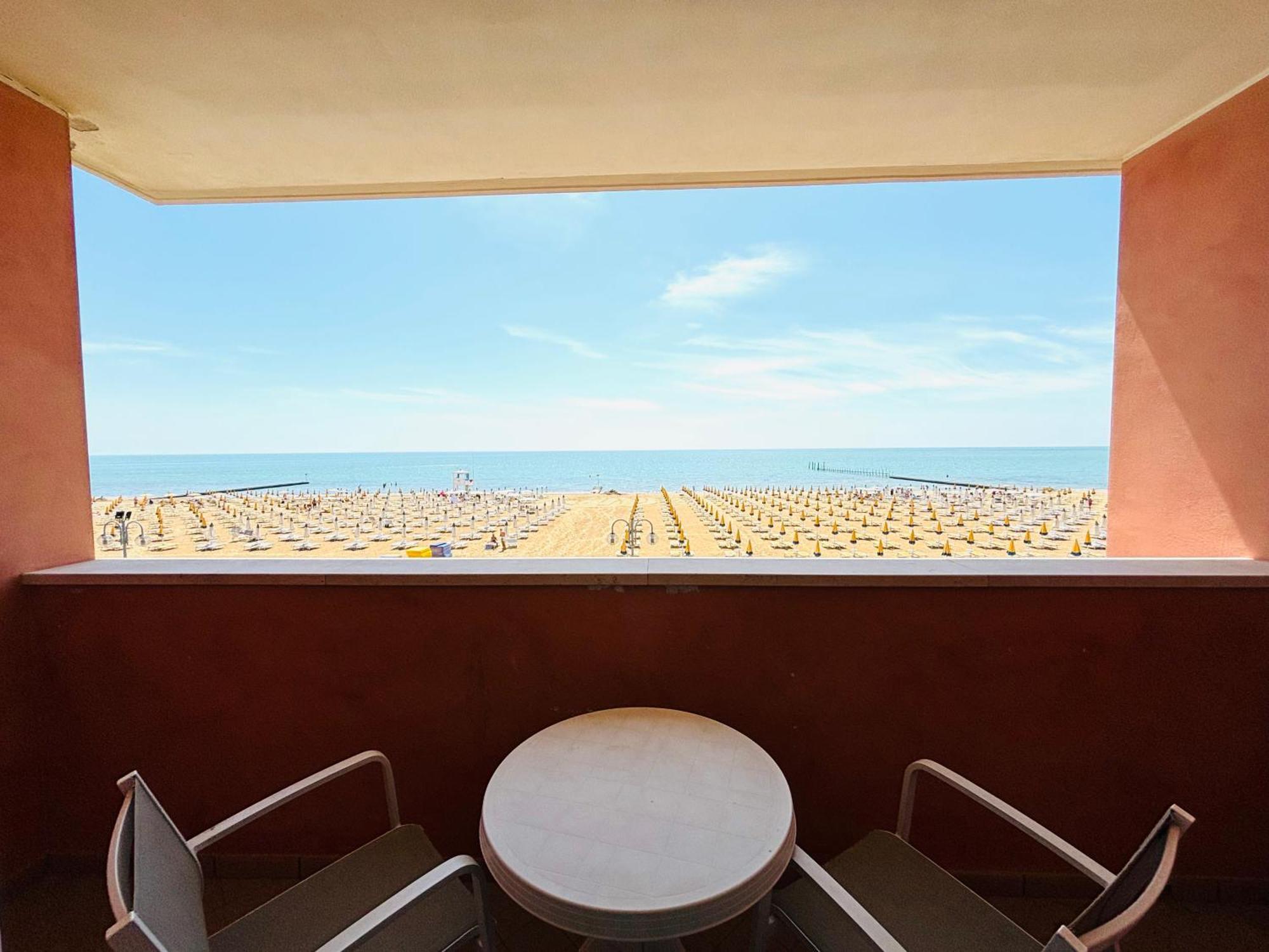 Villa Alpina - Frontemare Centrale - Immobil Relax Lido di Jesolo Eksteriør bilde
